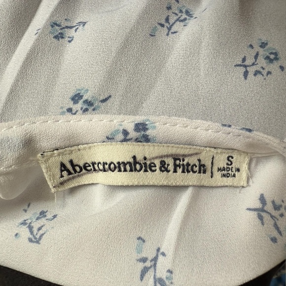 Abercrombie & Fitch Blue Floral Smocked Waist Blouse - Size S - Picture 4 of 4